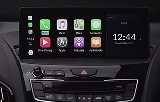 Connecting to Apple CarPlay